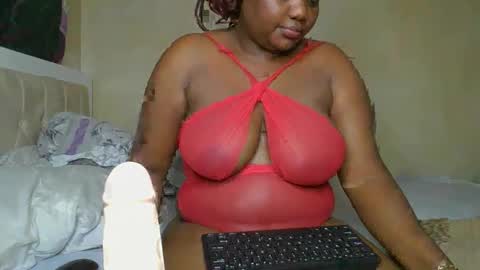 sassie_bee online show from 7, 1, 2025