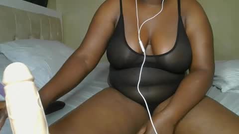 sassie_bee online show from 18, 1, 2025