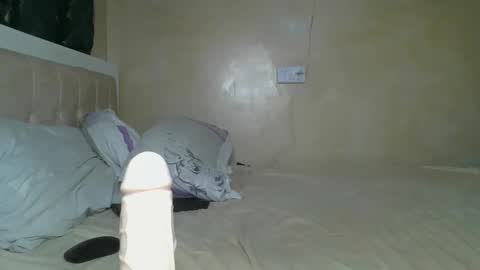sassie_bee online show from 24, 2, 2025