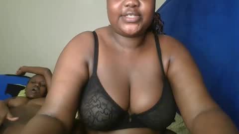 sassie_bee online show from 25, 9, 2025