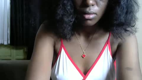 Snapshot of sassy_lyne chatting on 4, 12, 2025 sassy_lyne online show from 4, 12, 2025