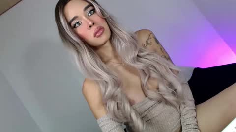 Tiffanie online show from 9, 2, 2026