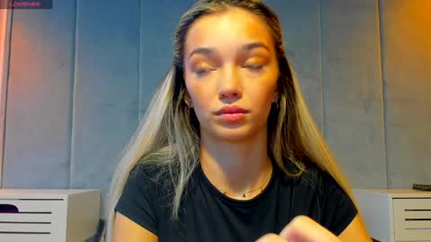 Snapshot of sassyt33n chatting on 9, 9, 2025 sassyt33n online show from 9, 9, 2025