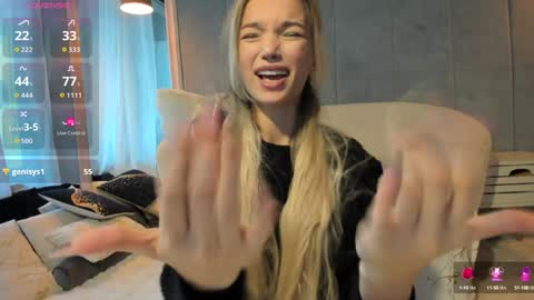 Snapshot of sassyt33n chatting on 25, 9, 2025 sassyt33n online show from 25, 9, 2025