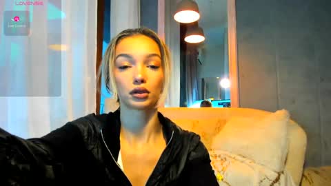 Snapshot of sassyt33n chatting on 8, 10, 2025 sassyt33n online show from 8, 10, 2025