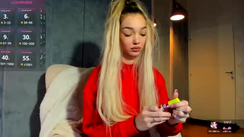 Snapshot of sassyt33n chatting on 26, 10, 2025 sassyt33n online show from 26, 10, 2025