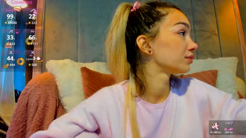 Snapshot of sassyt33n chatting on 19, 12, 2025 sassyt33n online show from 19, 12, 2025