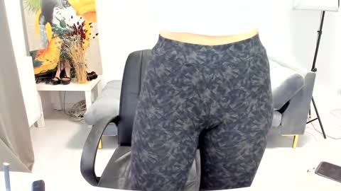 Snapshot of sassytiff chatting on 15, 12, 2025 sassytiff online show from 15, 12, 2025