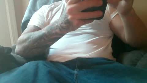 Snapshot of satinpantys chatting on 16, 11, 2025 satinpantys online show from 16, 11, 2025