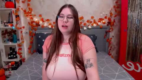 Snapshot of satosugu chatting on 6, 11, 2025 Stacy online show from 6, 11, 2025