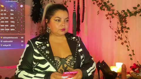 Snapshot of satyn_doll chatting on 17, 12, 2024 Gina George online show from 17, 12, 2024