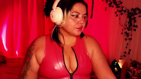 Snapshot of satyn_doll chatting on 22, 12, 2024 Gina George online show from 22, 12, 2024