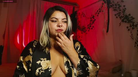 Snapshot of satyn_doll chatting on 28, 12, 2024 Gina George online show from 28, 12, 2024