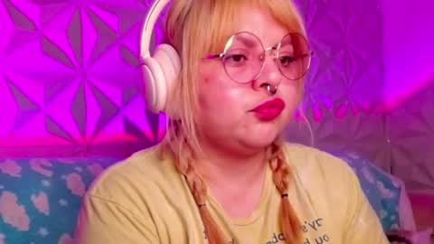 Snapshot of satyn_doll chatting on 7, 10, 2025 Gina George online show from 7, 10, 2025