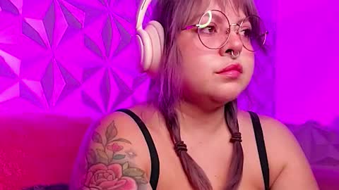 Snapshot of satyn_doll chatting on 26, 10, 2025 Gina George online show from 26, 10, 2025