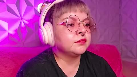 Snapshot of satyn_doll chatting on 6, 11, 2025 Gina George online show from 6, 11, 2025