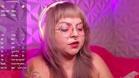 Snapshot of satyn_doll chatting on 11, 11, 2025 Gina George online show from 11, 11, 2025