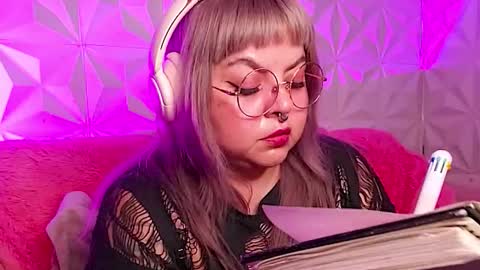 Snapshot of satyn_doll chatting on 13, 11, 2025 Gina George online show from 13, 11, 2025