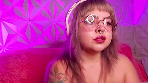 Snapshot of satyn_doll chatting on 14, 11, 2025 Gina George online show from 14, 11, 2025