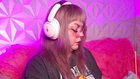 Snapshot of satyn_doll chatting on 15, 11, 2025 Gina George online show from 15, 11, 2025