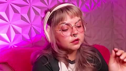 Snapshot of satyn_doll chatting on 30, 11, 2025 Gina George online show from 30, 11, 2025