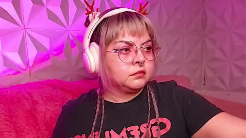 Snapshot of satyn_doll chatting on 3, 12, 2025 Gina George online show from 3, 12, 2025