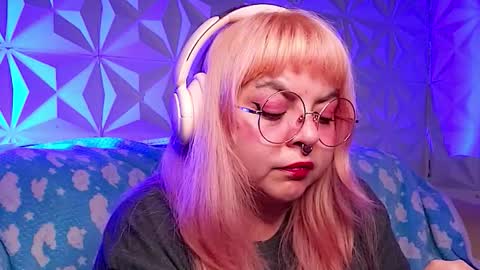 Gina George online show from 28, 3, 2026