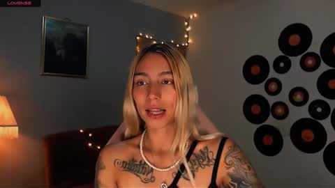 Snapshot of saucy_jenn1 chatting on 28, 2, 2025 I AM JENN online show from 28, 2, 2025