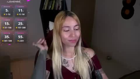 Snapshot of saucy_jenn1 chatting on 25, 10, 2025 I AM JENN online show from 25, 10, 2025