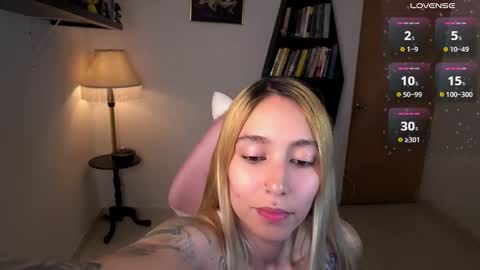 Snapshot of saucy_jenn1 chatting on 30, 11, 2025 I AM JENN online show from 30, 11, 2025