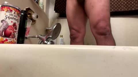 Snapshot of saucy_latino chatting on 25, 10, 2025 ElVergone online show from 25, 10, 2025