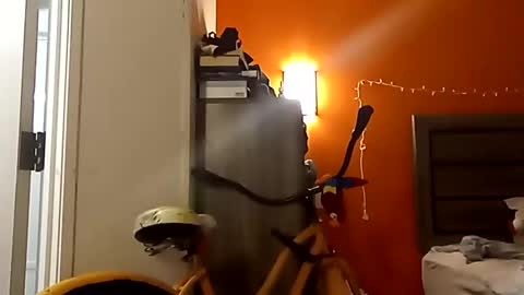 SnowBunny online show from 3, 2, 2025