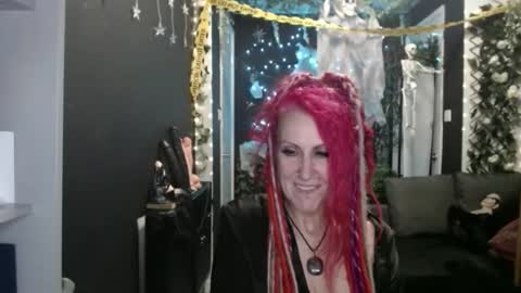 SaucySky online show from 23, 10, 2025