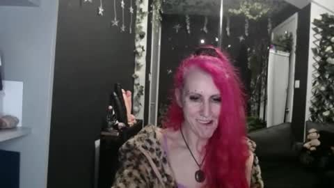 SaucySky online show from 6, 11, 2025