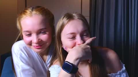 Snapshot of sav_anna chatting on 7, 1, 2025 LUNA and ANNA    online show from 7, 1, 2025