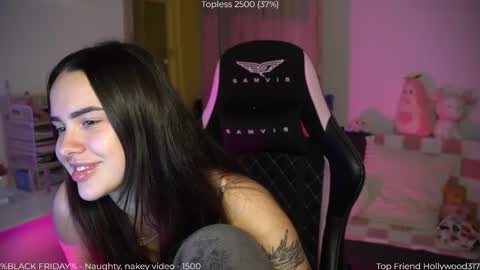 Snapshot of savvage_play chatting on 26, 11, 2025 Naomi online show from 26, 11, 2025