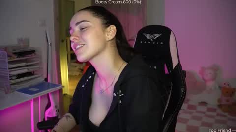 Snapshot of savvage_play chatting on 8, 1, 2026 Naomi online show from 8, 1, 2026