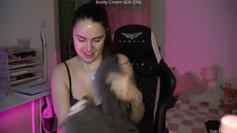 Snapshot of savvage_play chatting on 15, 1, 2026 Naomi online show from 15, 1, 2026