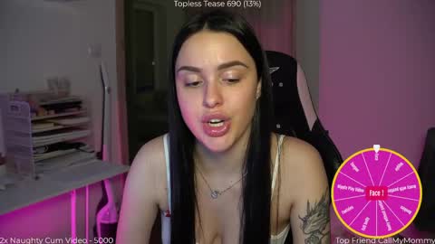 Snapshot of savvage_play chatting on 25, 3, 2026 Naomi online show from 25, 3, 2026