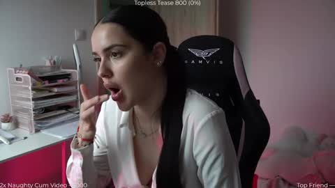 Snapshot of savvage_play chatting on 14, 4, 2026 Naomi online show from 14, 4, 2026