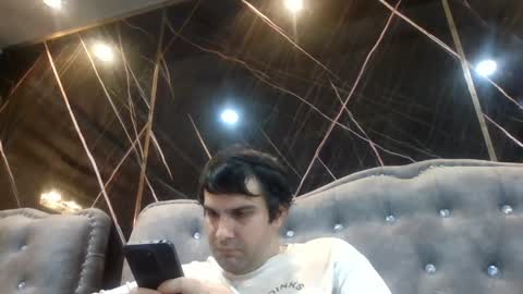 Snapshot of sawasdee04 chatting on 4, 4, 2026 petperson04 online show from 4, 4, 2026