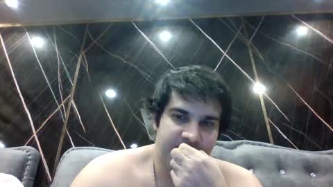 Snapshot of sawasdee04 chatting on 25, 4, 2026 petperson04 online show from 25, 4, 2026