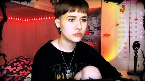 Snapshot of say_mary chatting on 5, 12, 2024 pronoun she. name Mary. age 21. online show from 5, 12, 2024