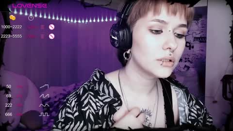 Snapshot of say_mary chatting on 3, 2, 2025 pronoun she. name Mary. age 21. online show from 3, 2, 2025