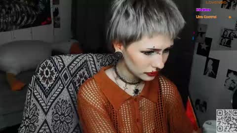 Snapshot of say_mary chatting on 16, 4, 2026 pronoun she. name Mary. age 21. online show from 16, 4, 2026