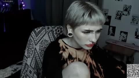 Snapshot of say_mary chatting on 5, 5, 2026 pronoun she. name Mary. age 21. online show from 5, 5, 2026