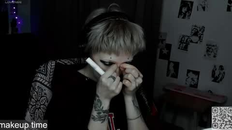 Snapshot of say_mary chatting on 8, 5, 2026 pronoun she. name Mary. age 21. online show from 8, 5, 2026