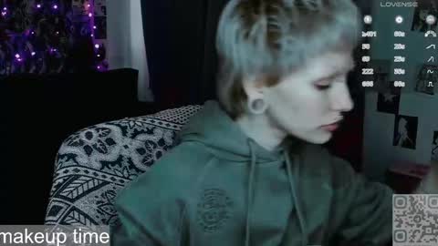 Snapshot of say_mary chatting on 10, 5, 2026 pronoun she. name Mary. age 21. online show from 10, 5, 2026