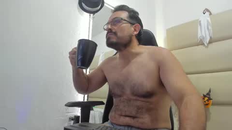 sebastian   muscleman  daddy   the better  latin  lover   online show from 23, 10, 2025