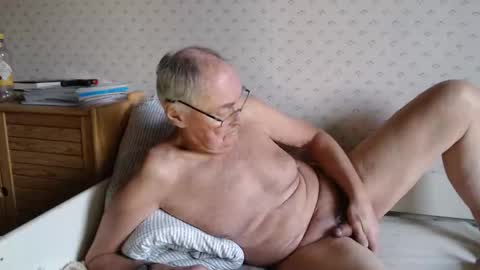 Snapshot of scandxx chatting on 17, 11, 2025 Scand online show from 17, 11, 2025